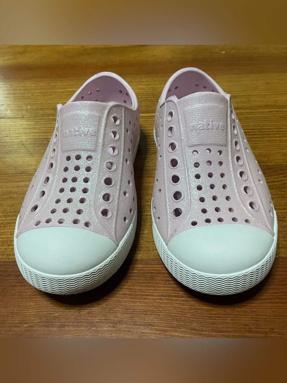 Native Shoes Slip-On Water Shoes in Shimmering Light Pink Size 9